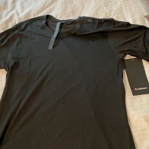 Lululemon Metal Vent Breathe Short Sleeve